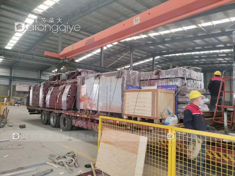 �ӱ�����܇(ch��)վ��܇(ch��)ͤ�b܇(ch��)�DƬ