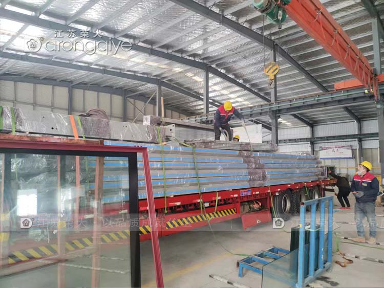 山東公交站臺候車亭裝車圖片