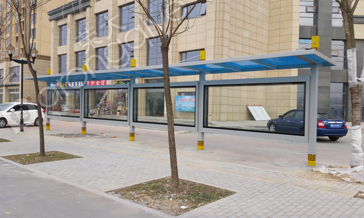 宿遷候車亭安裝現(xiàn)場圖一