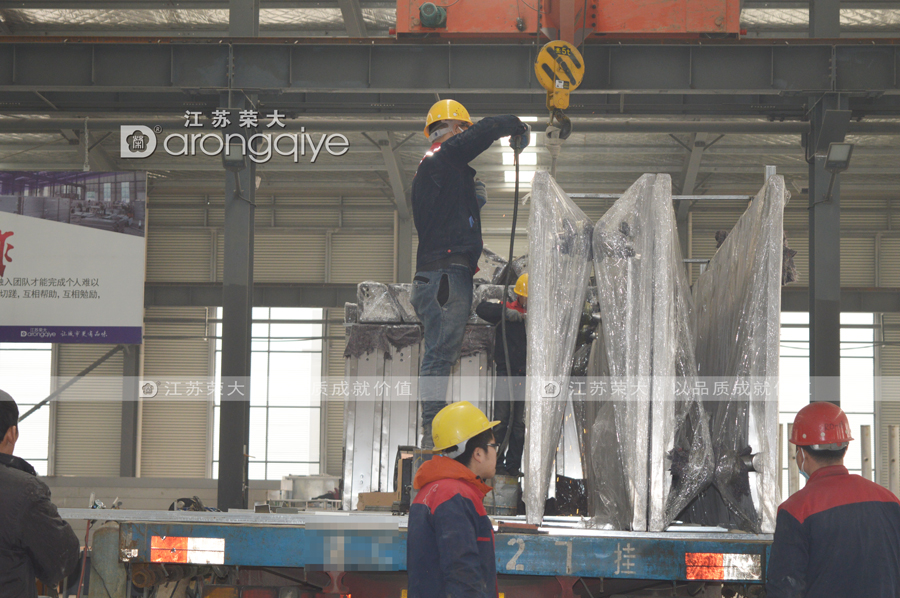 �ӱ����P䓹���վ�_�b܇�Dһ